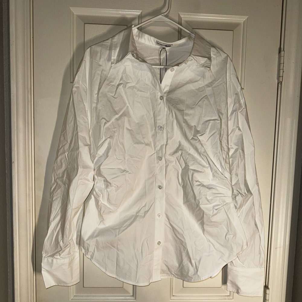 CLOSET CLEAN OUT Classic White Women’s Button Down Shirt - Fashion Nova 1X